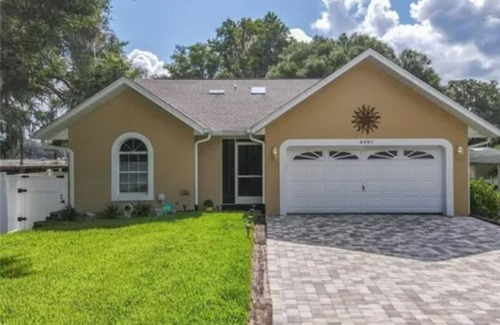 Floral City House | Vacation lake home 10 mins. from Withlacoochee State Forest, 3 blocks bike trail