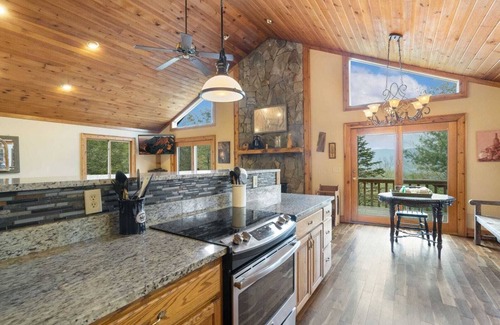 Banner Elk Cabin | Vacation Lodge with Mountain Character