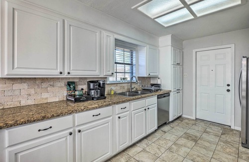 Wheeler Ridge Cottage | Vacation Rental Home Near College Station