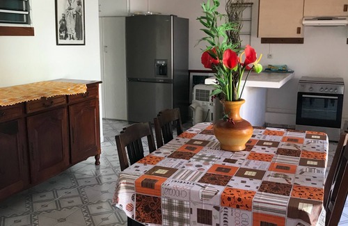 Ducos House | vacation rentals low villa