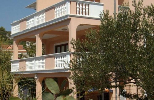 Drage Apartment | Vacation right by the sea in the quiet village of Drage