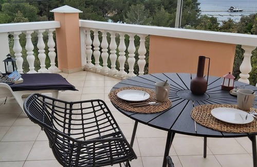 Drage Apartment | Vacation right by the sea in the quiet village of Drage