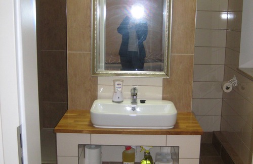 Neverin Apartment | Vacation room (2) Distance to the A20 8 minutes, to Neubrandenburg 10 minutes