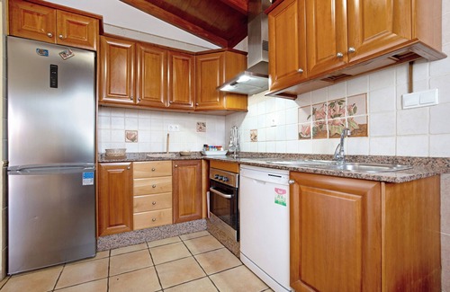 Corralejo Villa | Vacation Villa 'Villa Brisamar19' with Mountain View, Private Pool and Wi-Fi