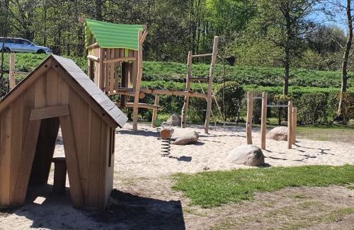 Wemeldinge House | Vakantiehuis op Villapark Oesterbaai aan zee , met speeltuin grenzend aan de tuin