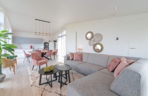 Wemeldinge House | Vakantiehuis Ruisweg 59 by Interhome
