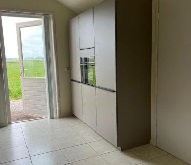 Rohel House | Vakantiehuis Weids uitzicht nabij Tjeukemeer