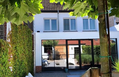 Sint-Michiels House | Vakantiewoning Margaux -free parking - Sauna