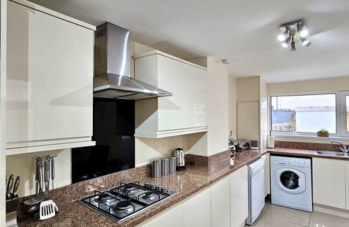Century Wharf House | Vale House by Switchback Stays