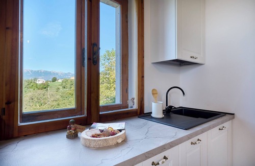 Sant'Anna d'Alfaedo Apartment | VALENTINA MANSION 'SUNFLOWER HOUSE'