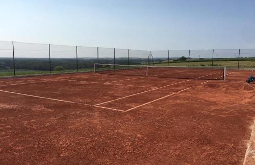 Champigny-sur-Veude House | VALINIERE VILLAGE maison détente TENNIS ET PISCINE