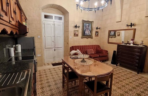 Valletta House | Valletta Ta' Golina Corner House