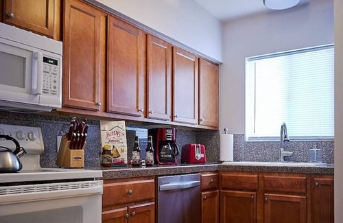 South Scottsdale Condo | Valley Ho Neighbor-Mid Century Artist's Pad-Pool