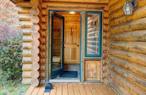 Andes Cabin | Valley Lodge - Rustic & Cozy Log Cabin in Andes