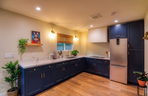 Sun Valley House | Valley Pocket: Your Chic LA Getaway with Private Patio & Amenities Galore!