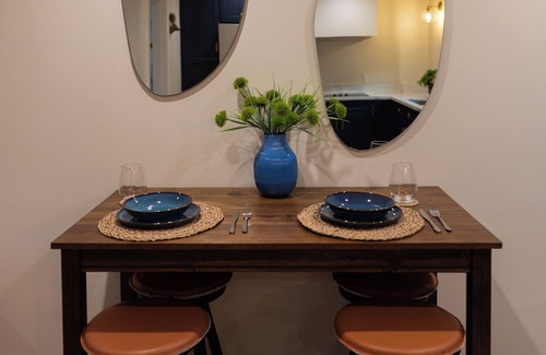 Sun Valley House | Valley Pocket: Your Chic LA Getaway with Private Patio & Amenities Galore!