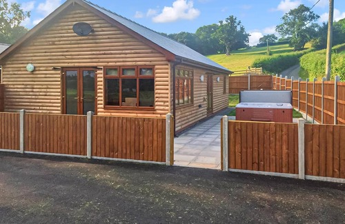 Llandrindod Wells Ski Chalet | Valley View Lodge Pet