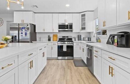 Highland Hills House | Valley View - Remodeled Home w Pool, Spa, and More