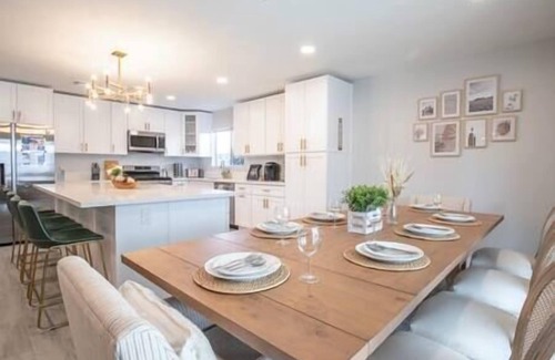Highland Hills House | Valley View - Remodeled Home w Pool, Spa, and More
