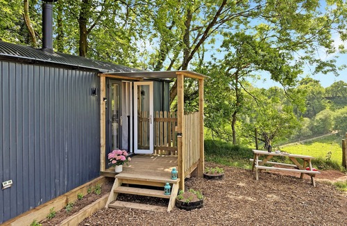 South Molton Apartment | Valley View Retreat Shepherd’s Hut, near North Molton