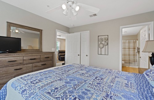 Branson Condo | Valley View Retreat | Holiday Hills Branson | Golf Resort | Outdoor Pools