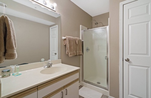 Branson Condo | Valley View Retreat | Holiday Hills Branson | Golf Resort | Outdoor Pools