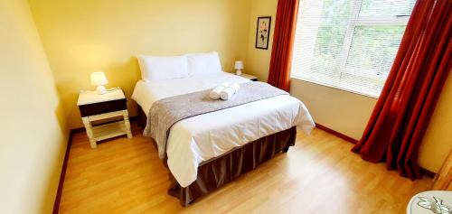 Ramsgate Beach Apartment | Valley Views 1 - Sleeps 6 - Perfect Family Holiday Home!