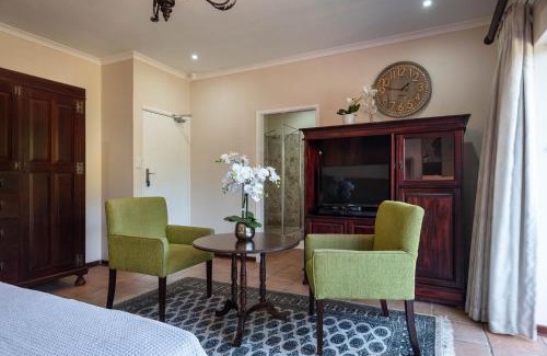 Umhlali Beach House | Valley Villa