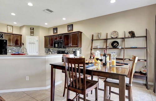 Dover House | Valrico's Hidden Gem: A Stunning 3-Bedroom Oasis Awaits!