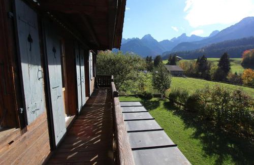 Chateau-d'Oex Ski Chalet | Valrose