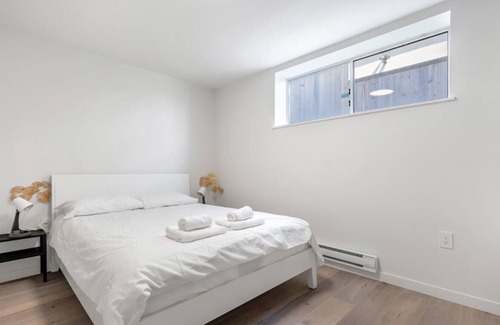 Burnaby House | Vancouver Oasis: Charming 3 BD House in Burnaby