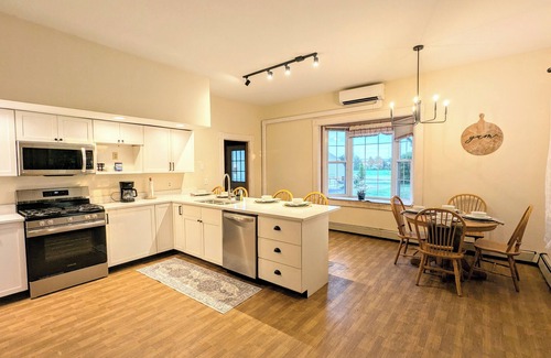 Limerick Other | VanMar House-Charming Renovated Farmhouse at Creekstone Farms with AC