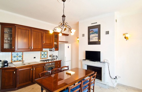 Varigotti Apartment | Varigotti Tropical Garden -nfull floor Apartment