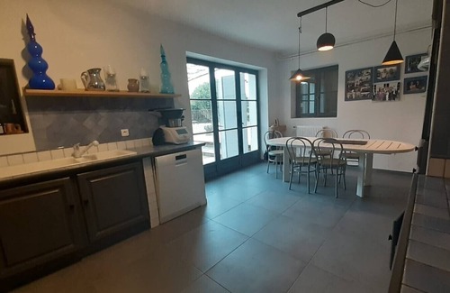 Le Thor House | Vast Provençal Residence 5 Bedrooms