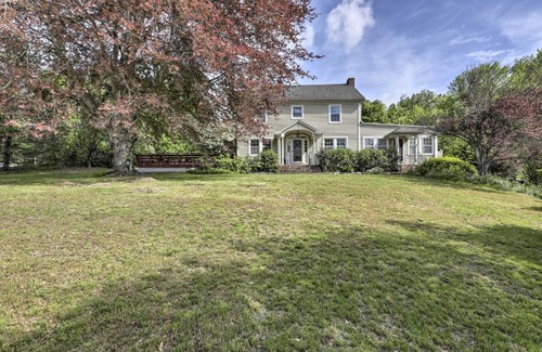 Pomfret House | Vast Vintage-Style Home, half Mi to State Park