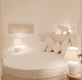 Rione XIV Borgo Apartment | Vatican Borgo Pio Luxury