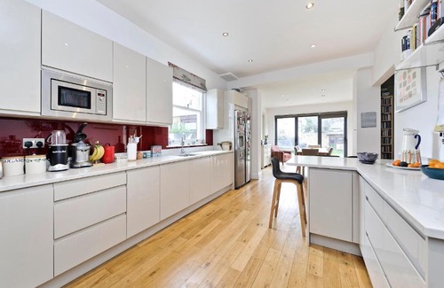 St. Leonard's House | Veeve - Space to Play