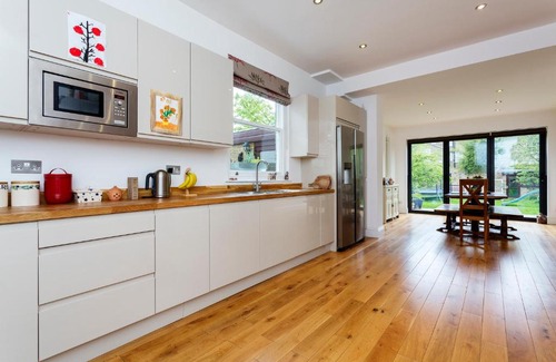 St. Leonard's House | Veeve - Space to Play