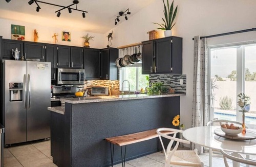 Las Vegas House | Vegas Designer Private Pool Oasis, King Suite, BBQ