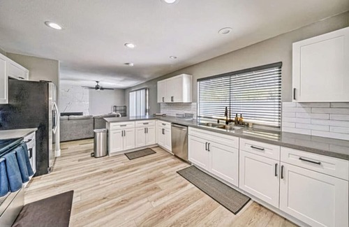 Chinatown House | Vegas STRIP Modern Oasis, Private Pool, King Bed,