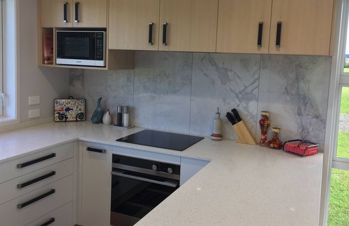 Tuakau House | Veld View Bed & Breakfast - Luxury accommodation with stunning rural views.