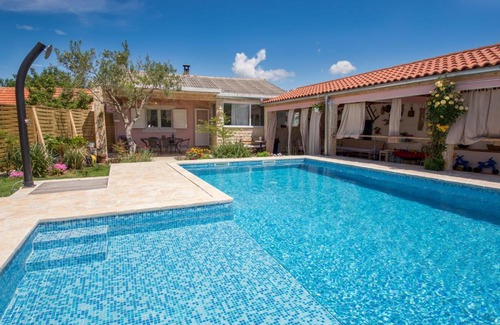 Brnjica Villa | Velini Dvori