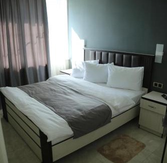 Martuni Hotel | Vell Grey Hotel