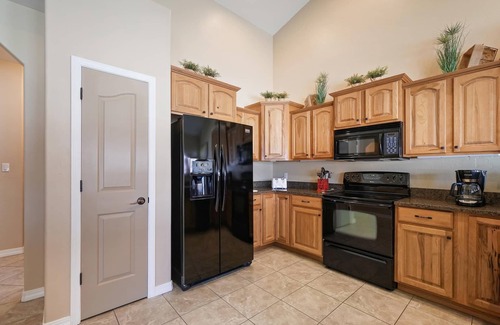 Fruita House | Velo I: Luxury Comfort with Bikes & Outdoor Living