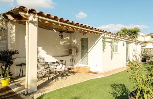 Sainte-Marguerite Villa | Velodrome Gite Avec Piscine : 3 Logements/13 Personnes