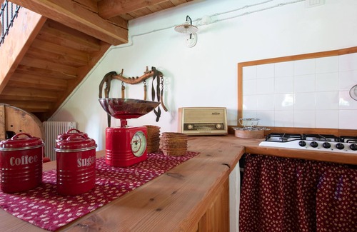 Tola House | Vendrello - Three Bedroom House, Sleeps 6