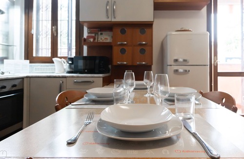 Cassina de' Pecchi Apartment | Veneto 10B - One Bedroom Apartment, Sleeps 4