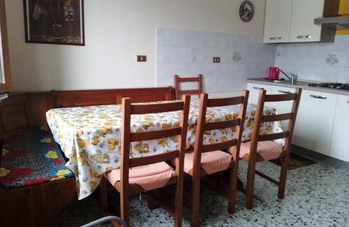 Brugine Apartment | Veneto house with garden