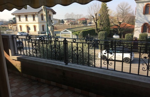 Camponogara House | Venice! 15 'by train. Lido, Chioggia, Padua, Treviso, Verona-Wi-Fi free.