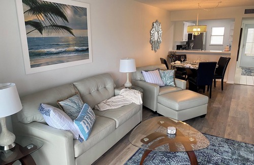 Plantation Condo | Venice Condo w/Full Country Club Membership